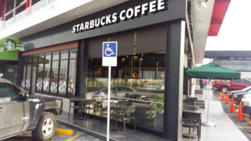 Starbucks Plaza Los Robles inside