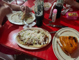 Antojitos Doña Coco food