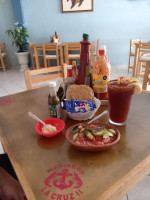 Mariscos La Cruz food