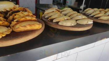 Lunfardo: Pizza A La Piedra food