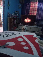 Sam's Pizza inside