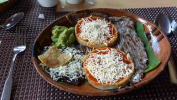 El Campanario food