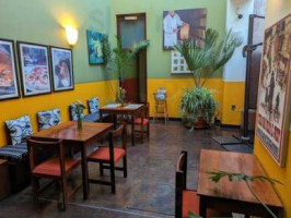 Cafe Bistrot Epicuro inside