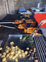 Pollos Asados A La Leña El Gran Pollo food