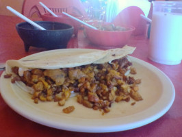 Taqueria El Volcan food