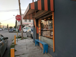 Juaritoz Coffee Shop outside