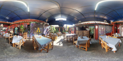 La Abuelita Resto-Botanas-Bar inside