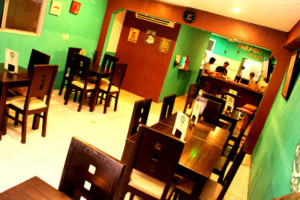 Paraiso Cafe inside