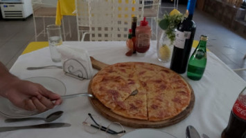 Toninos Pizza Y Pasta food