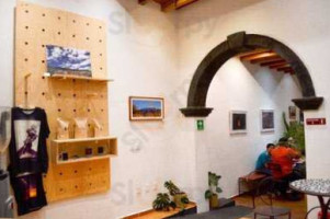 Casa Volcán Barra De Café Y Galería inside