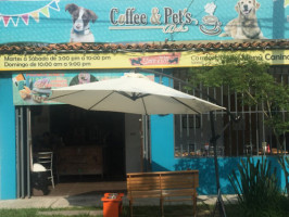 Coffee & Pet's Deli, Mexico outside