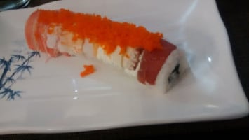 Lara Sushi food