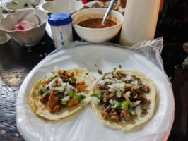 Taqueria La 8va. food