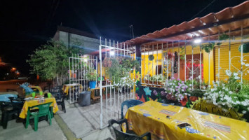 La Casa De Las Tlayudas inside