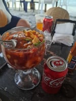 Club De Playa El Tecolote food