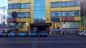Mi Viejo Cafe outside