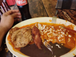 Sopes Y Enchiladas food