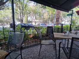 Lluvia Café outside