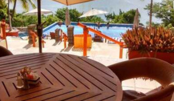 Mama Mia Zihuatanejo Exterior