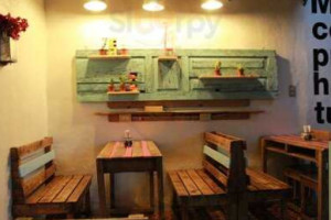 Chipi Chipi Cafe inside