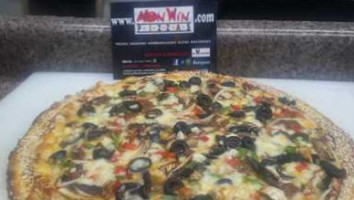 Monwin Pizzas food