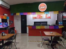 Jack's Wings Beer Dentro