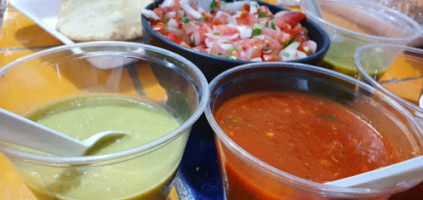 Tacos El Chiquilin food