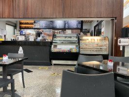Perla Cafe inside