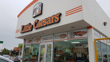 Little Caesars Pizza outside