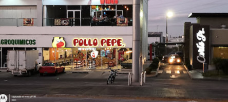 Pollo Pepe Silver Center outside