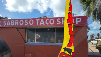 El Sabroso Taco Shop, México outside