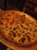 Discovery Pizza food