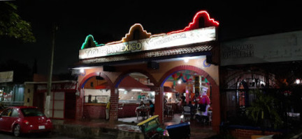 Taqueria México: La Feria Del Sabor outside