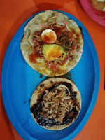 Barrio De La Huaca food