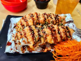 Akysako Sushi food