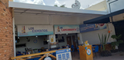 Cahuamanta Y Mariscos El Bichi inside