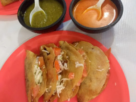 Antojitos El Chamizal food