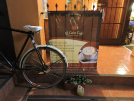 El Gato Café outside