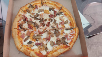 Tiger Pizza food