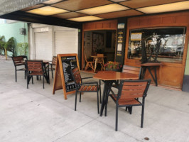 Republica del Cafe outside
