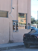 Burritos El Estudiante outside