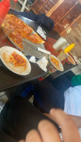 Pizzas Artemio's food