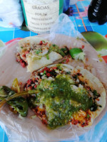 Tacos El Compadre Güero food