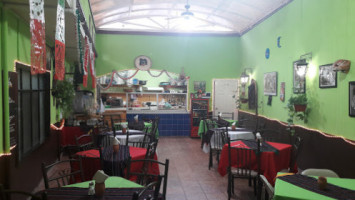 Cenaduría El Agave inside