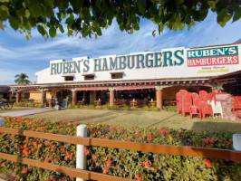 Ruben's Hamburgers outside