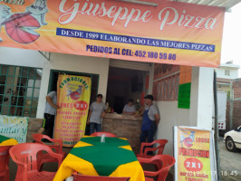 Giuseppe Pizza food