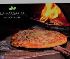 La Margarita Pizza A La Leña food