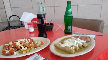 La Fuentecita food