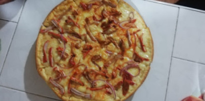 MANA PIZZAS food