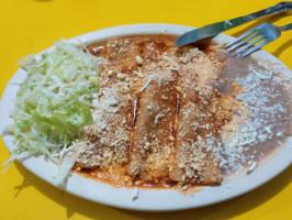 Cenaduria Antojitos La Mexicana food